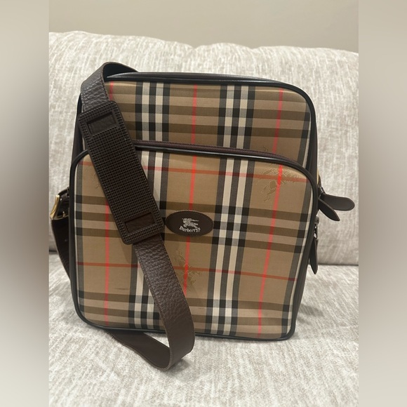 ✨💎UNISEX💎✨ Vintage Burberrys Nova Check and leather Messenger Bag w/ COA - Picture 1 of 14